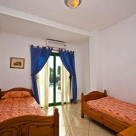 Villa Casa 106, Montana Roja, *